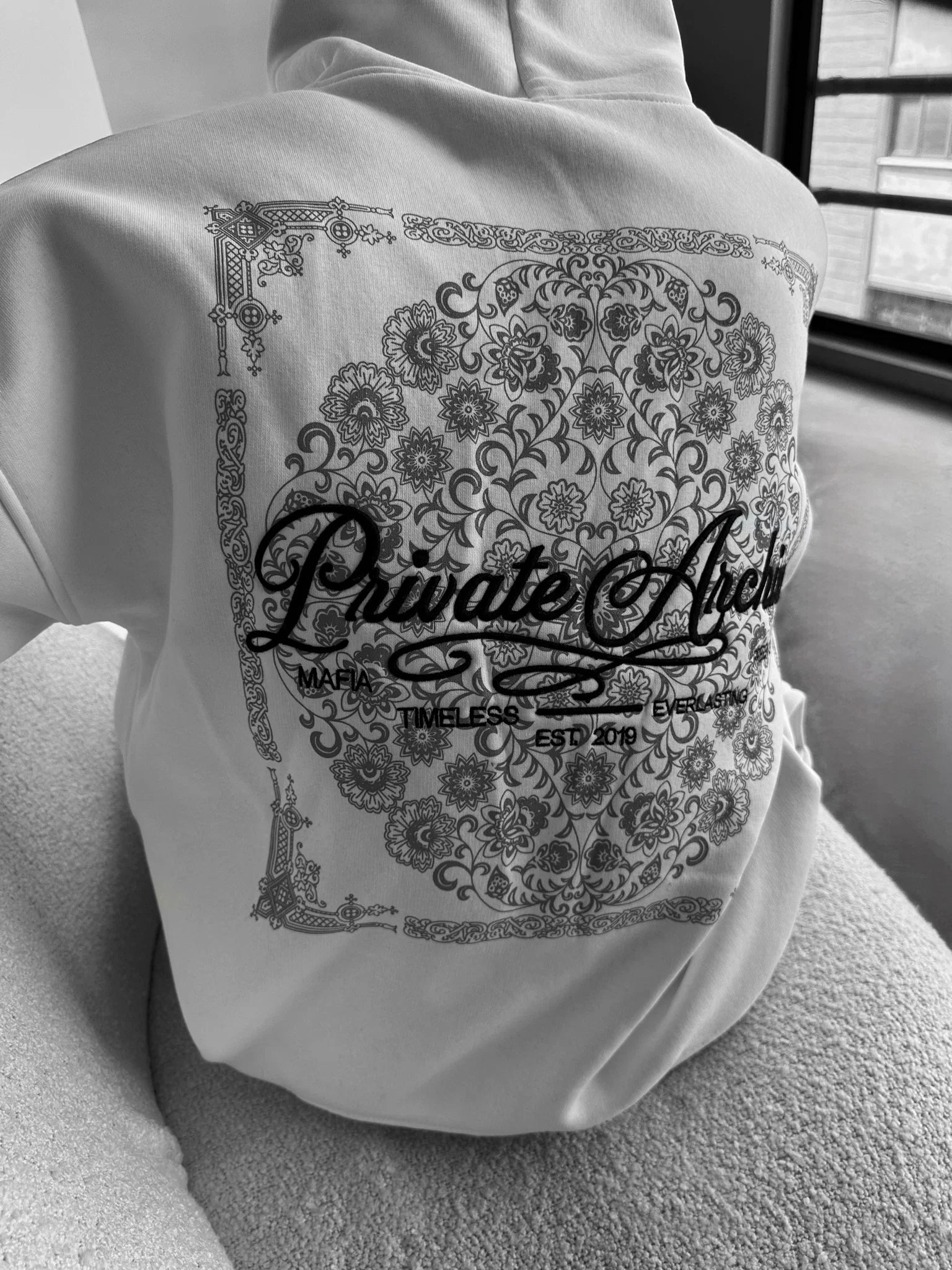 PRIVATE ARCIVES OVERSIZED HOODIEE