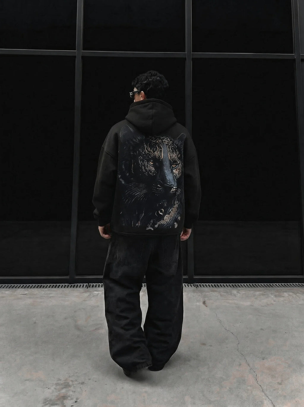 LEO OVERSIZED HOODIEE