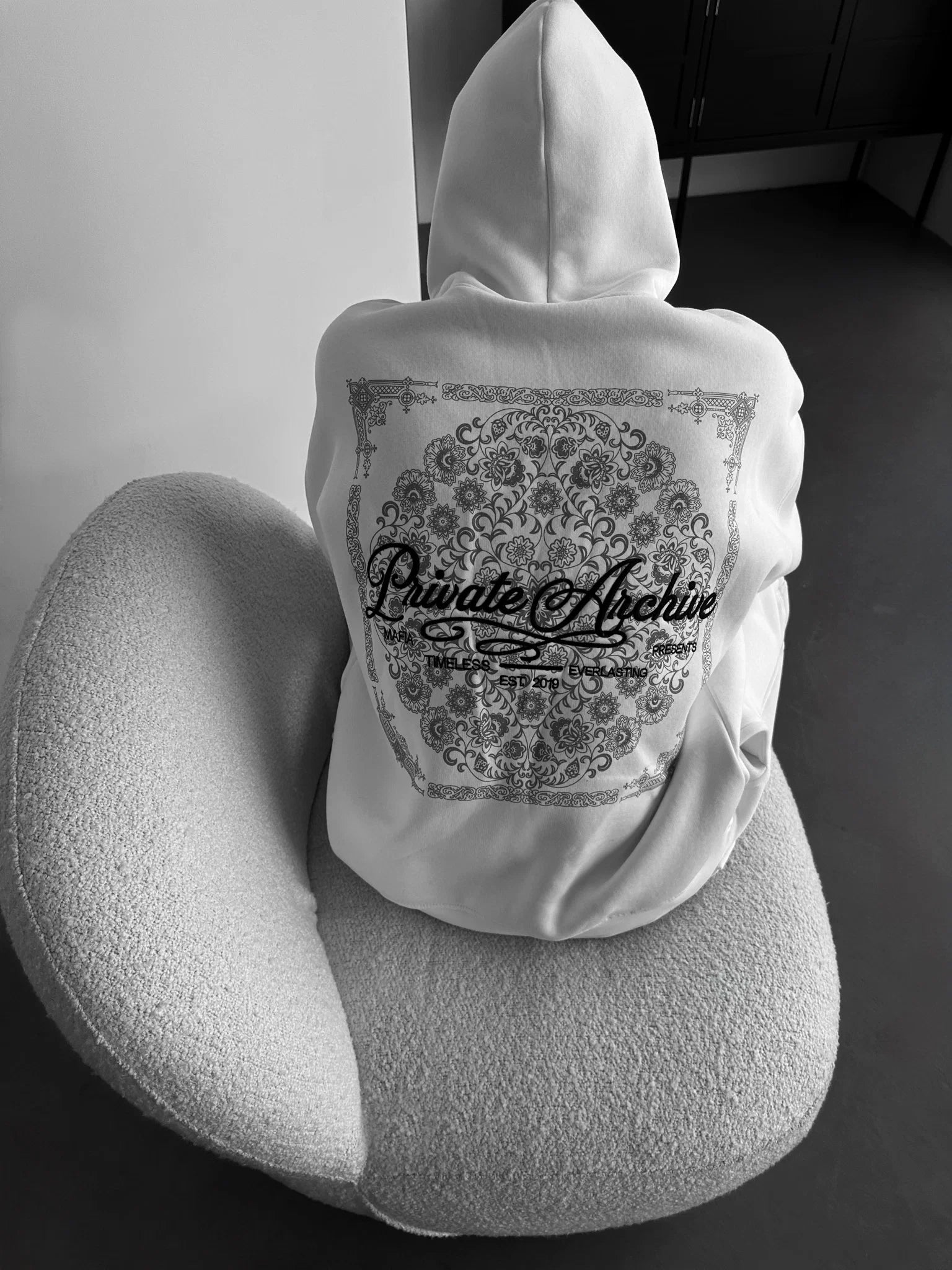 PRIVATE ARCIVES OVERSIZED HOODIEE