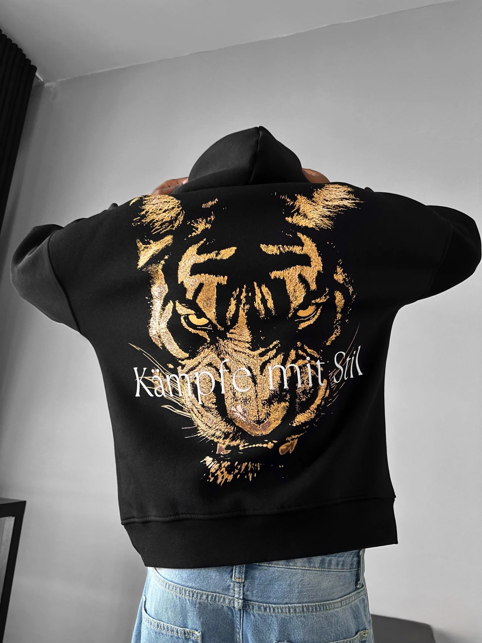 TIGER OVERSIZED HOODIEE