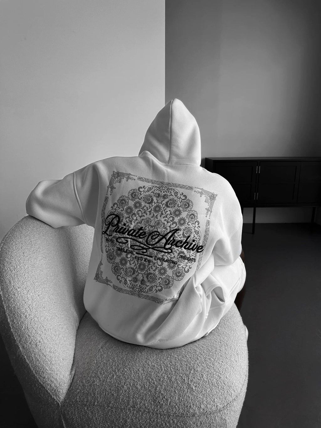 PRIVATE ARCIVES OVERSIZED HOODIEE